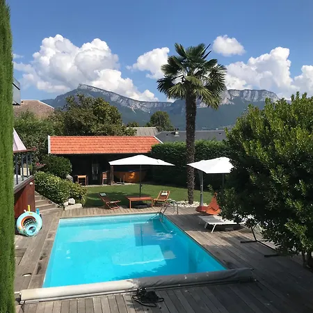 Avec Piscine Chauffee & Aires De Jeux Pour Enfants Tatil Evi *